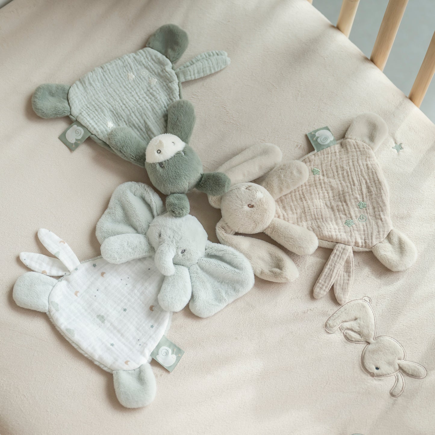 Мека играчка за гушкане магаренце Linden Green Nattou LouLou