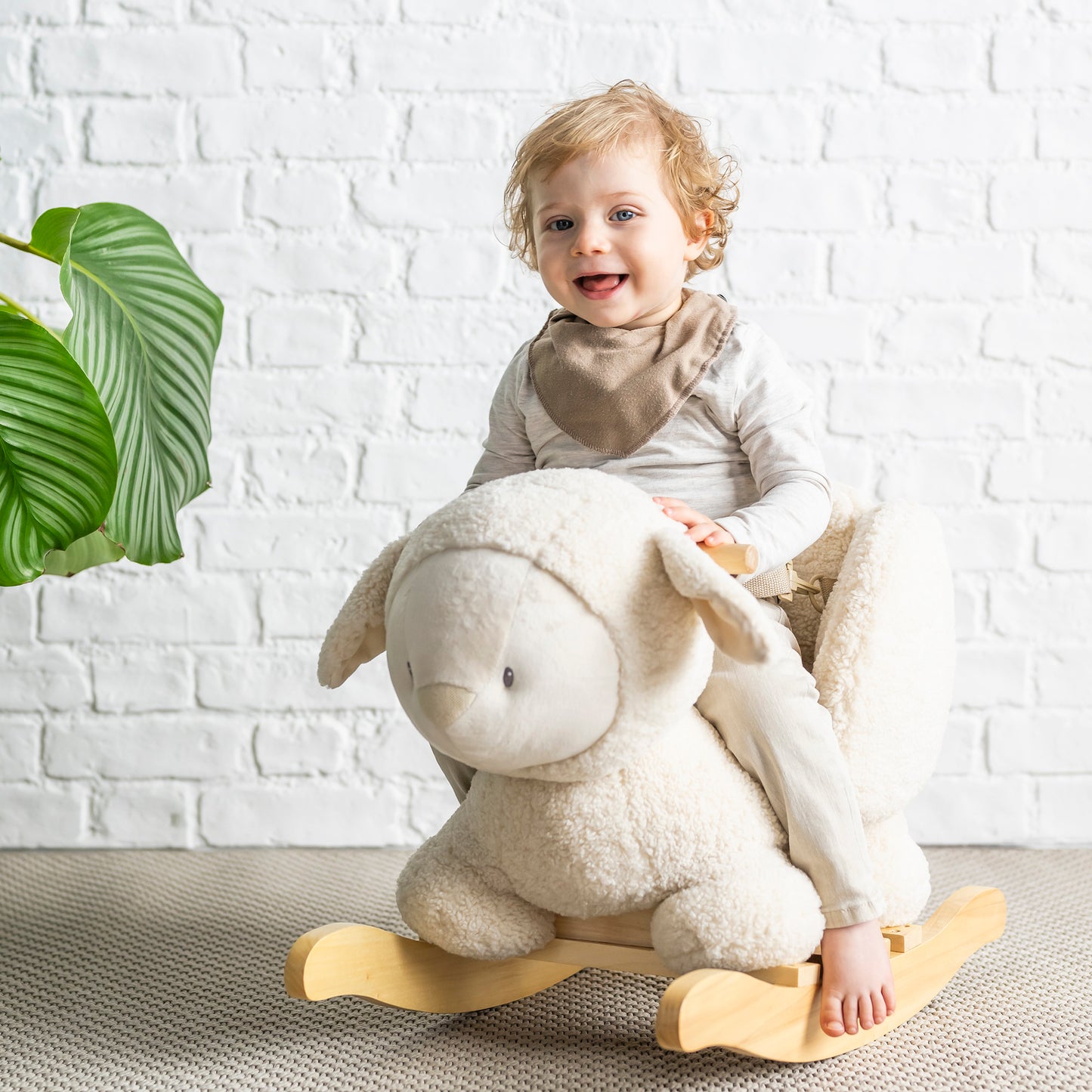 Люлееща се играчка Teddy the Sheep