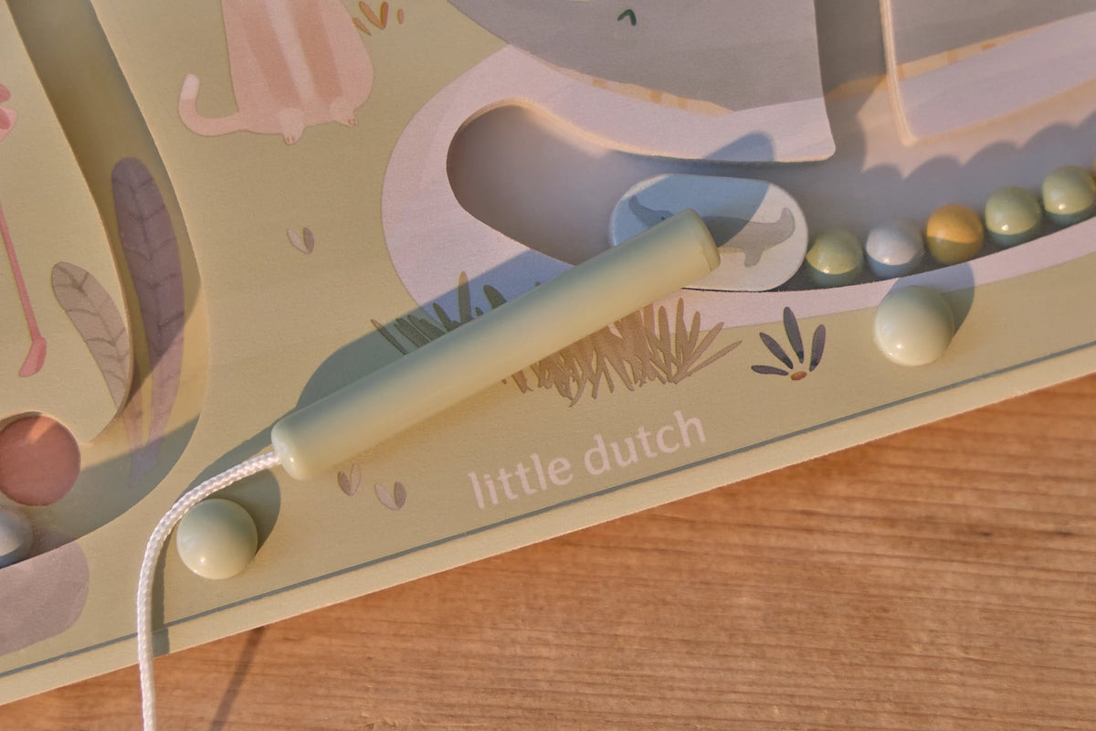 Магнитен лабиринт Safari Friends Little Dutch