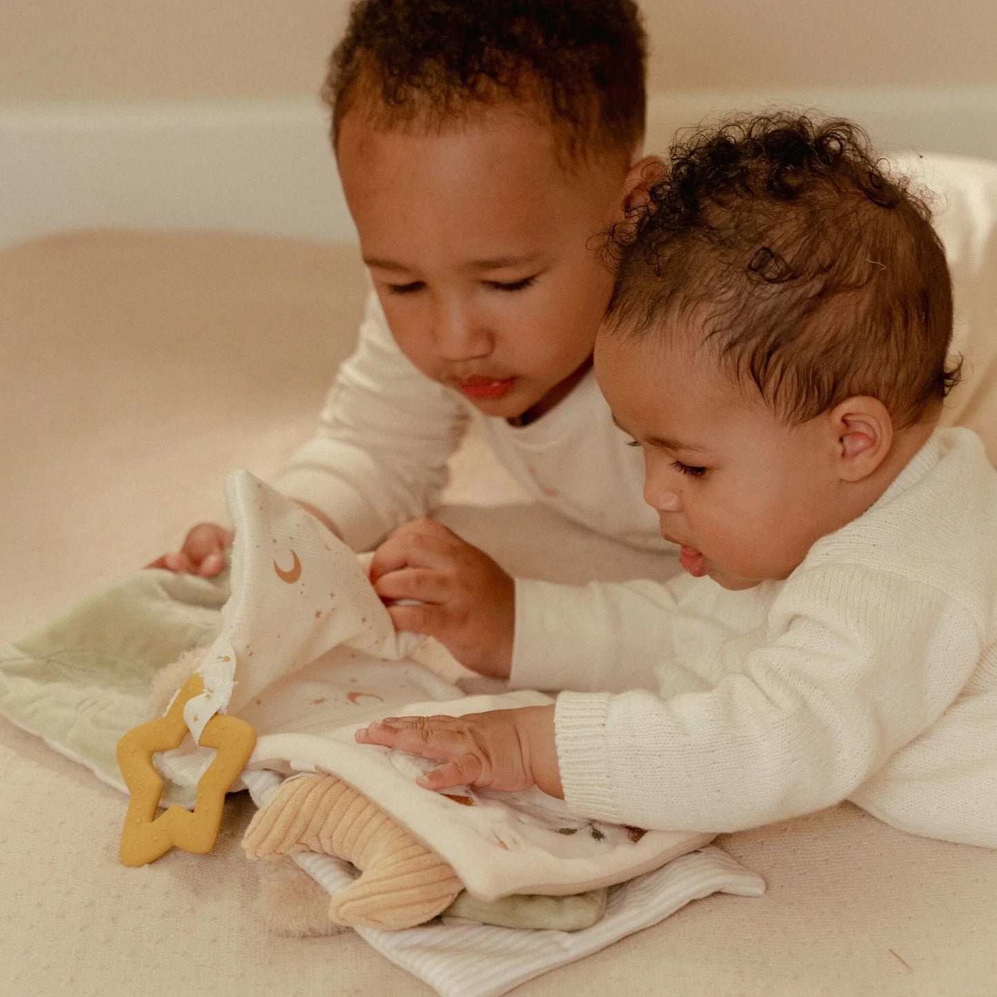 Мека Активна Книжка Newborn Голяма Little Dutch
