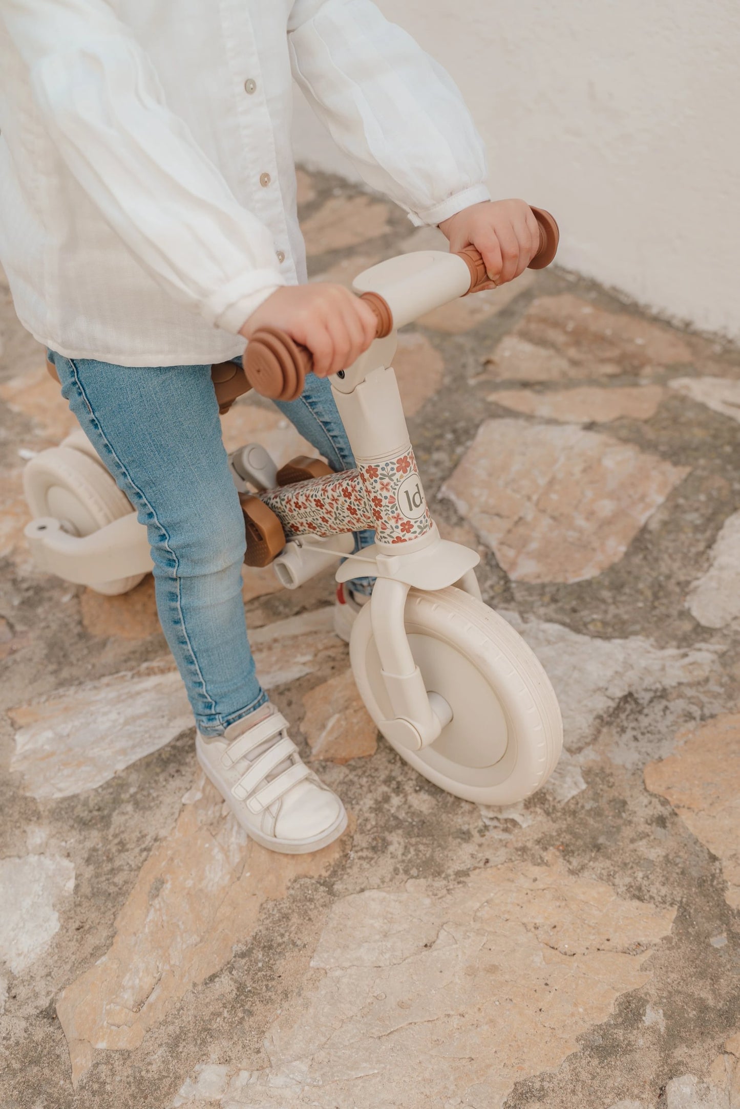 Триколка с дръжка за бутане 4-в-1 Little Dutch Off White