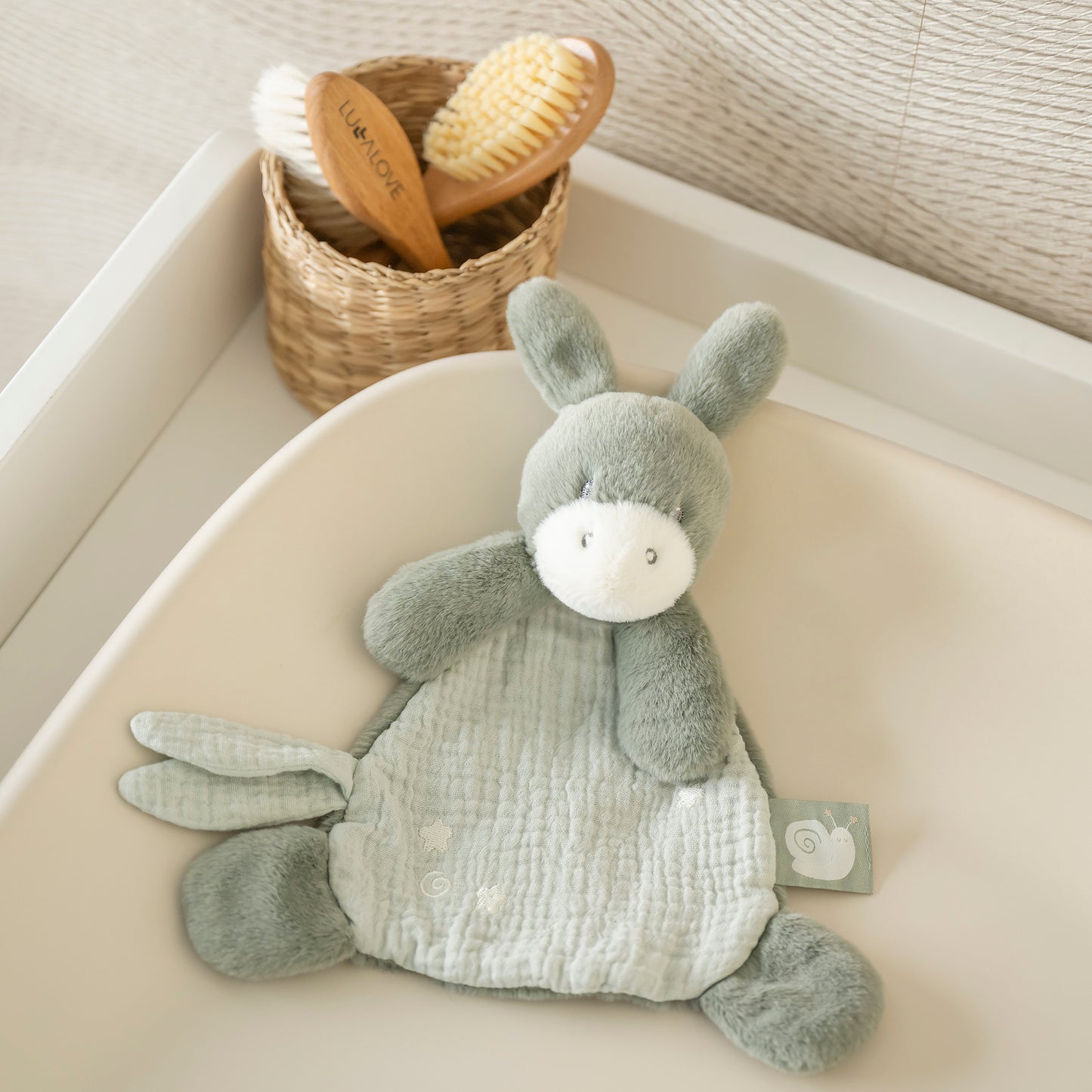 Мека играчка за гушкане магаренце Linden Green Nattou LouLou