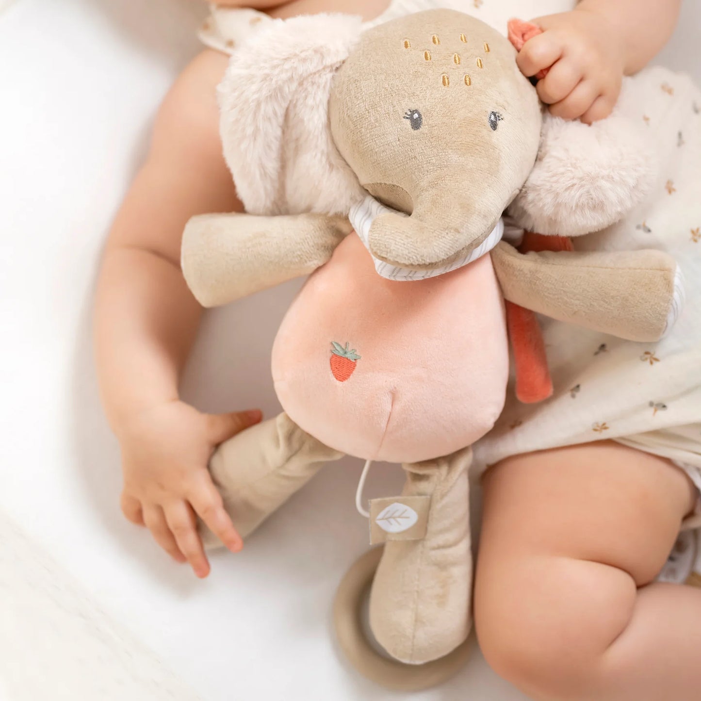 Музикална играчка Elephant Oli 24 см