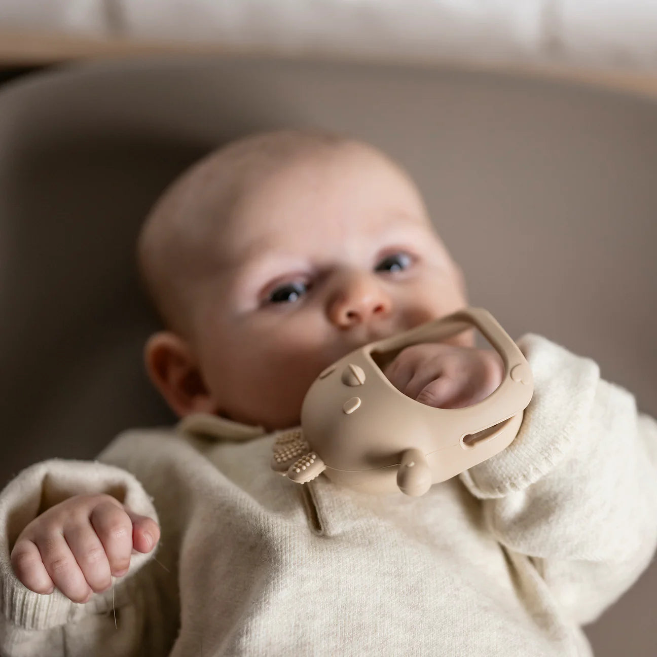 Ръкавичка за гризане old pink