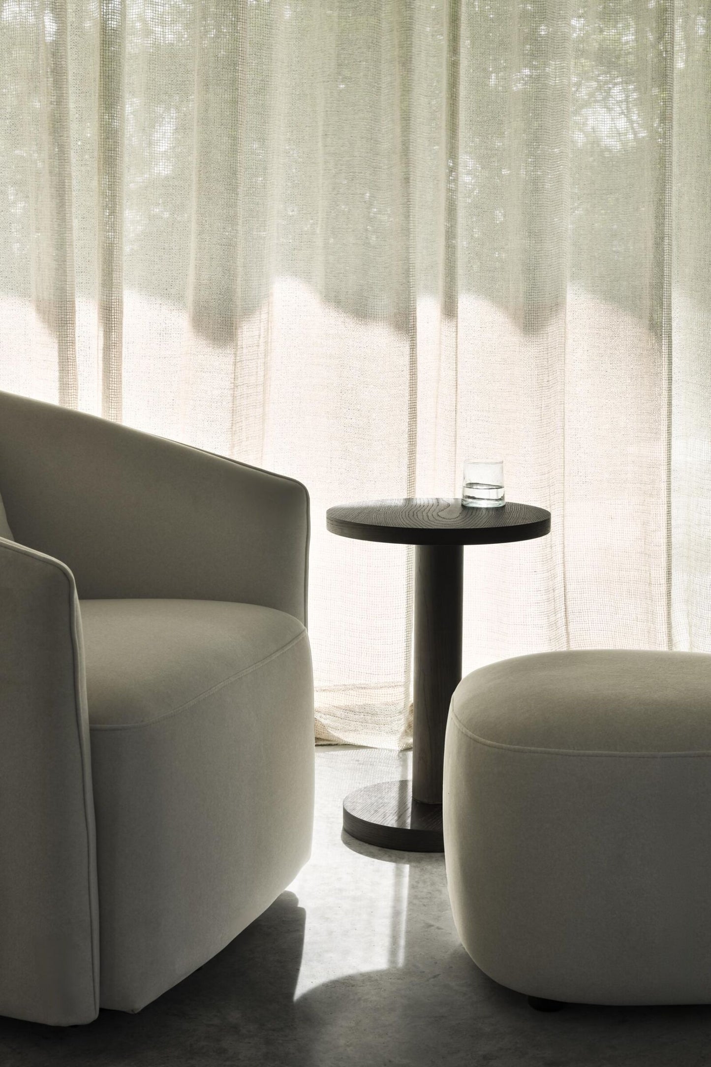 Странична масичка за стол за кърмене Quax  Oak Veneer