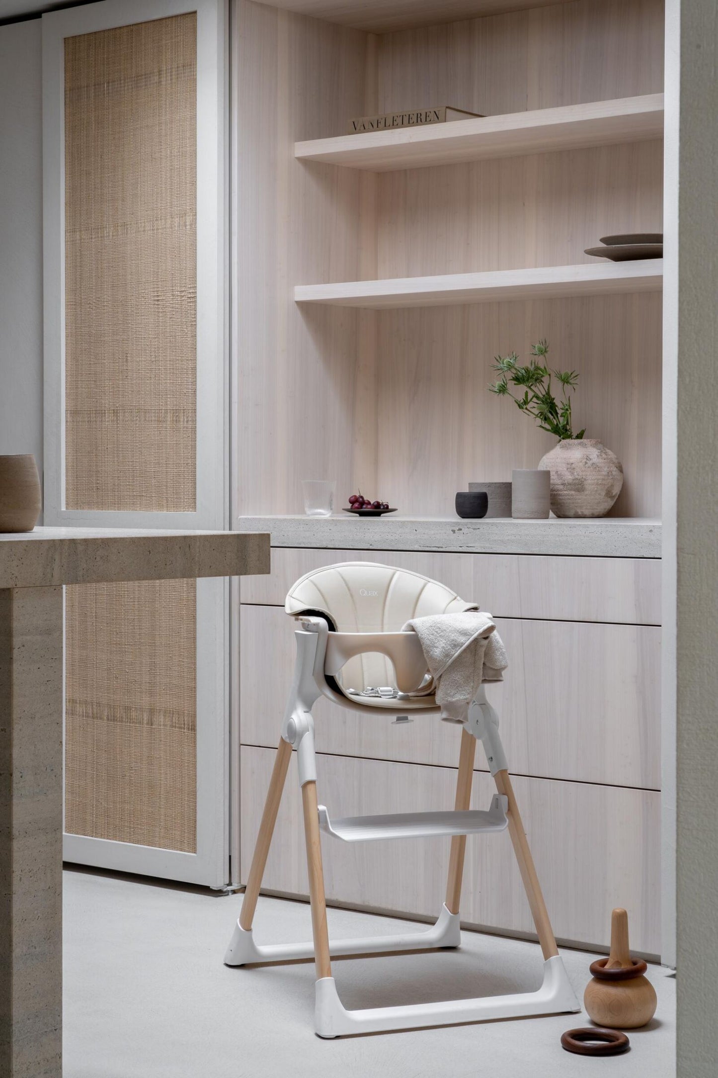 Сгъваем стол за хранене Viola Quax beige