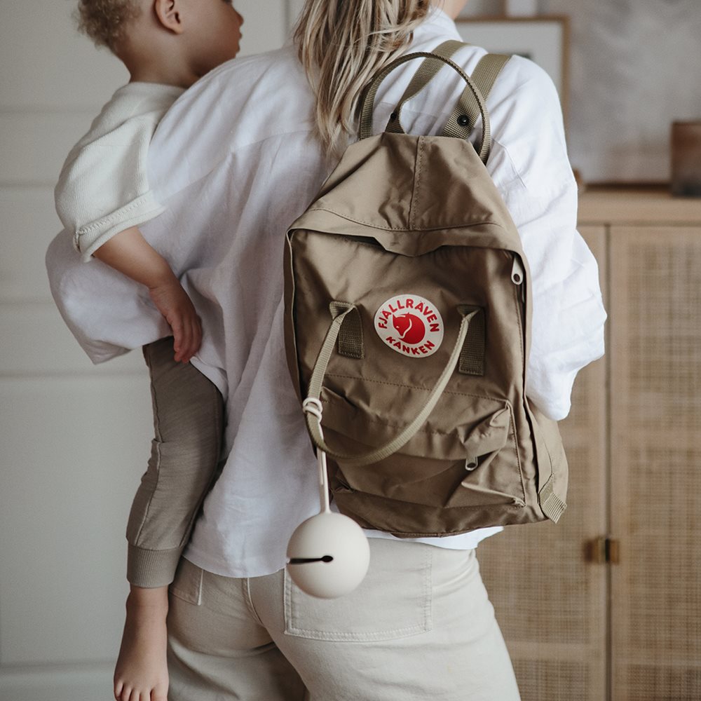 Кутия за биберон Mushie sand