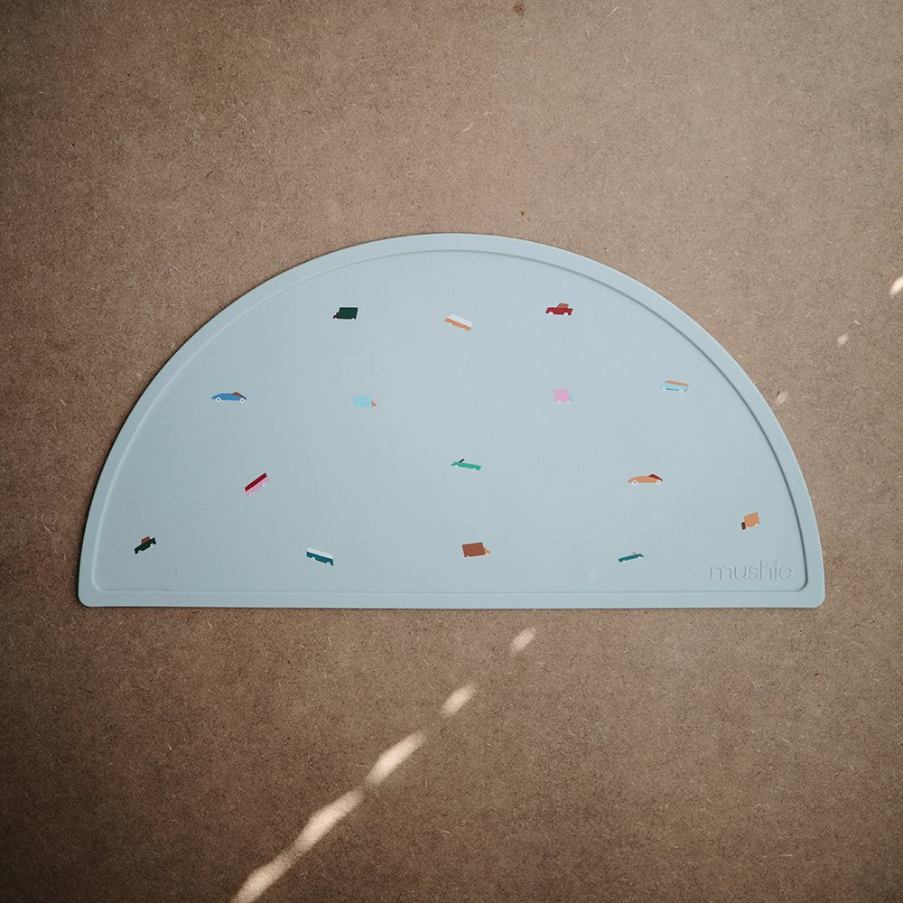 Силиконова подложка Mushie retro cars