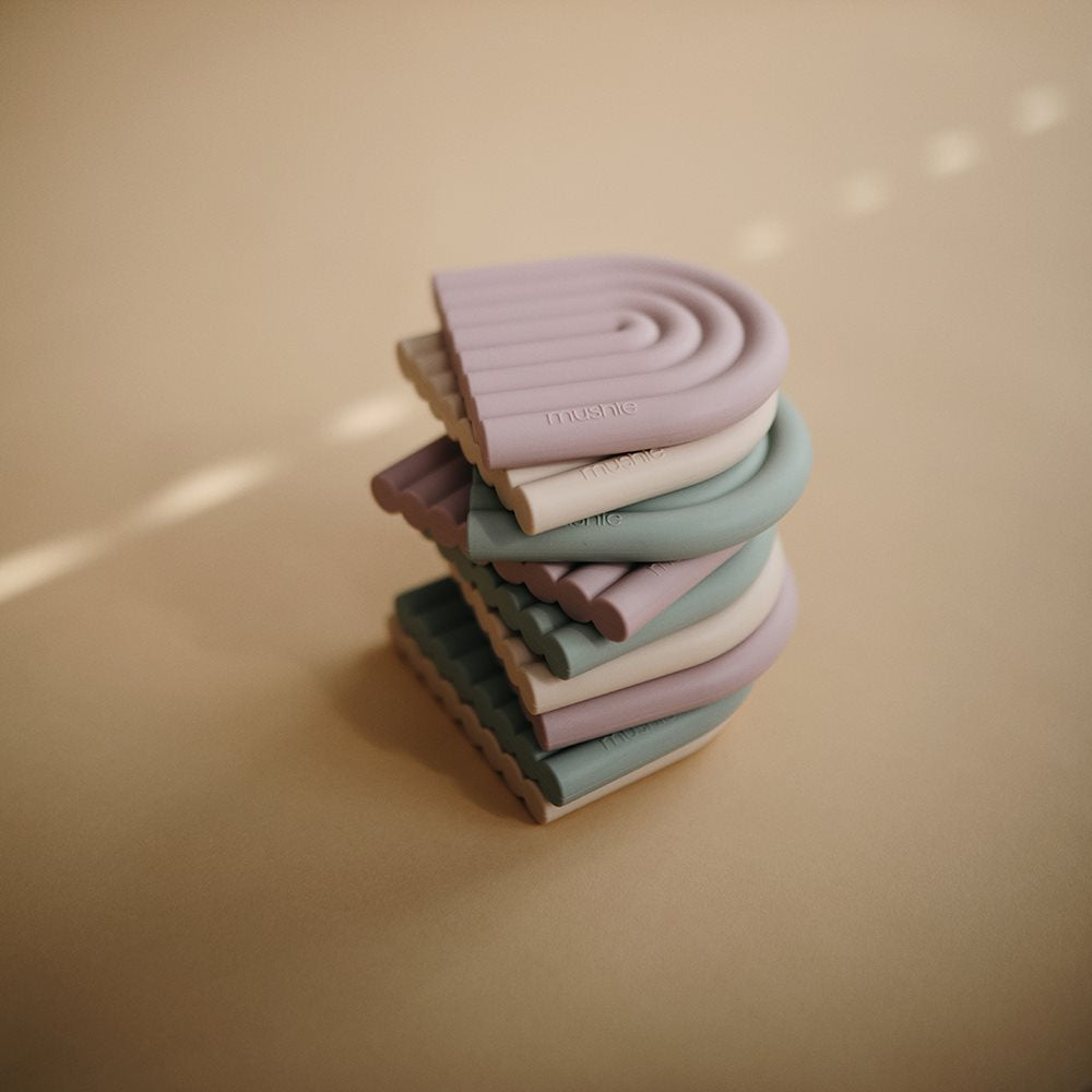 Гризалка Mushie дъга