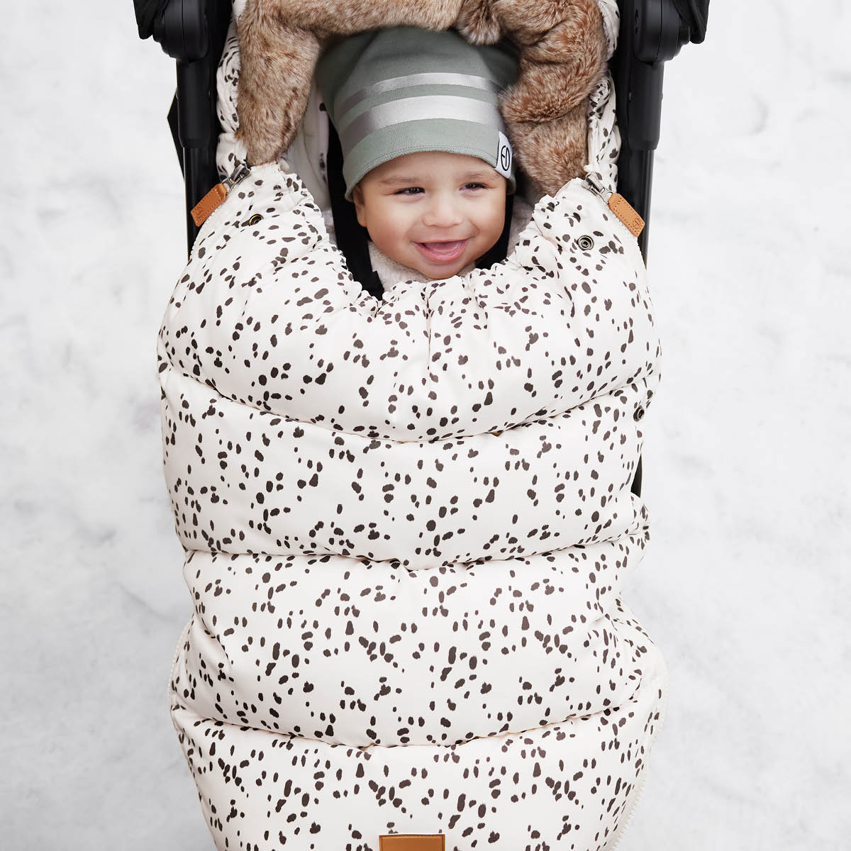 Elodie зимно чувалче Dalmatian Dots