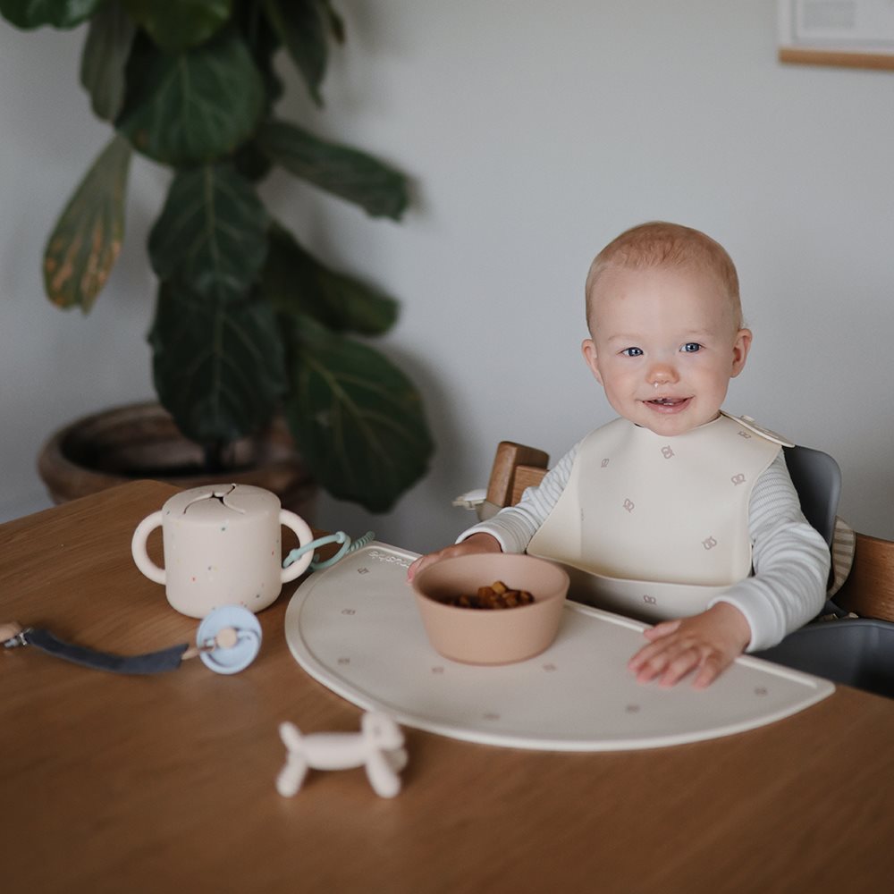 Силиконов лигавник Mushie pretzel