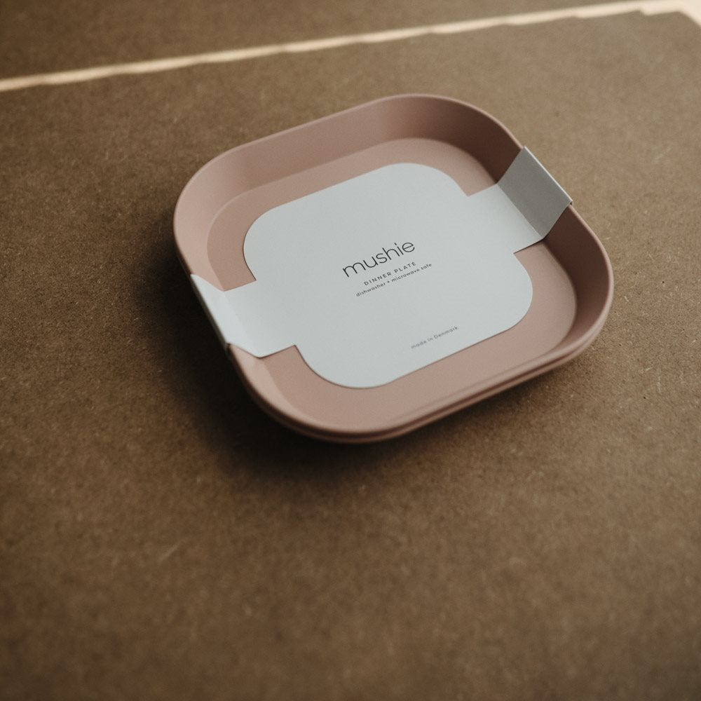 Квадратни чинии Dinner Plate Blush 2 броя Mushie
