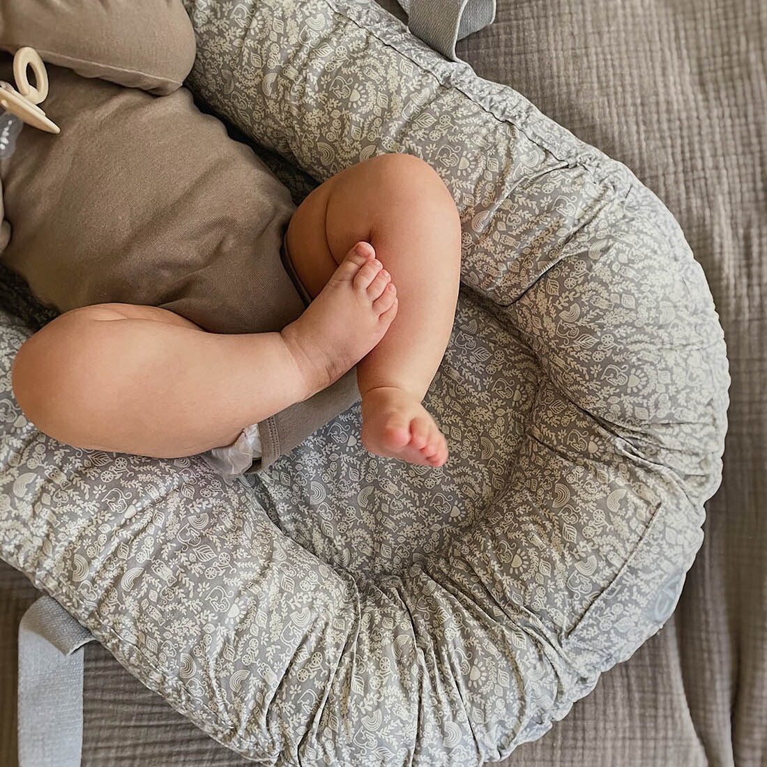 Гнездо за бебе Elodie Monkey Sunrise