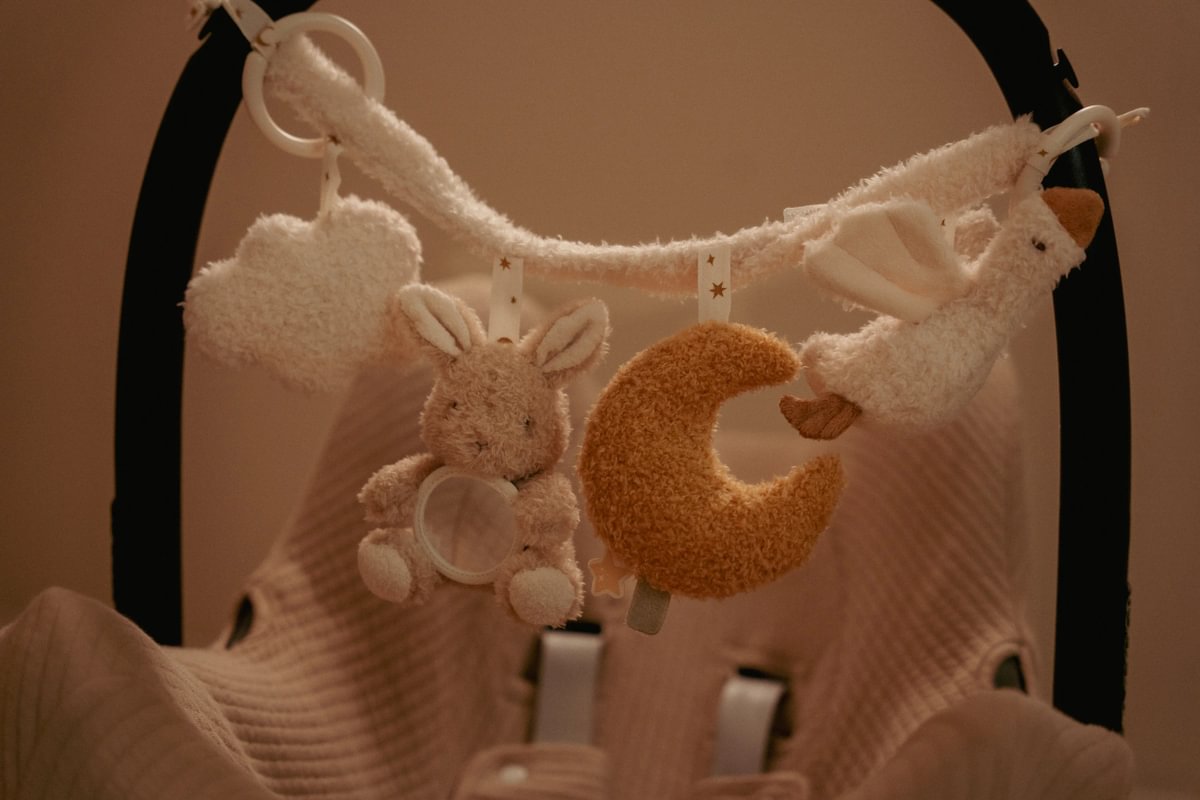 Мека активна играчка за количка Little Dutch Newborn Naturals